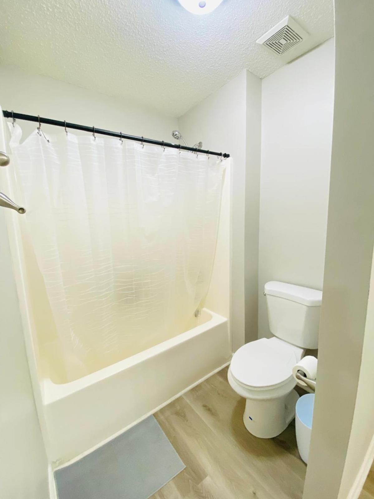 Private Room & Bathroom Close To Downtown Raleigh Zewnętrze zdjęcie